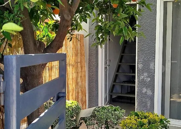 ゲストハウス Irida's House クシロカストロ